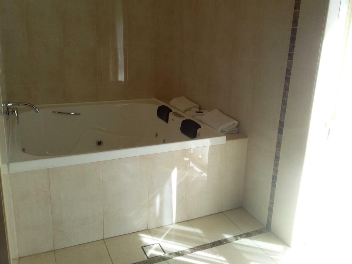 Desert Sand Motor Inn Broken Hill Ngoại thất bức ảnh
